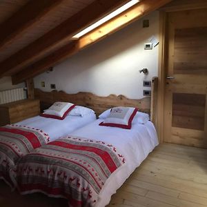 Pokój z łóżkiem queen-size